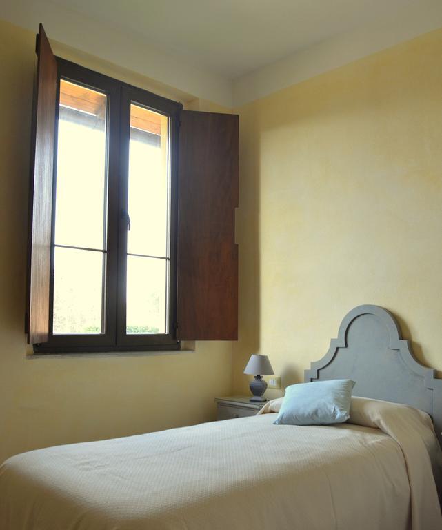 Agriturismo Borgo San Francesco Basiglio Exterior foto